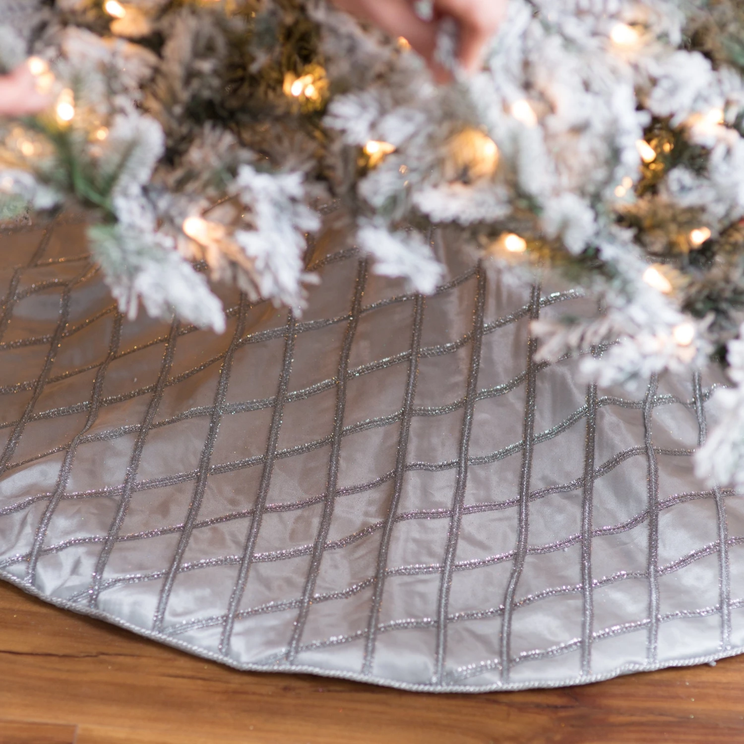 48" Silver Sparkling Criss-Cross Trim Silk Christmas Tree Skirt 3 48" Silver Sparkling Criss-Cross Trim Silk Christmas Tree Skirt